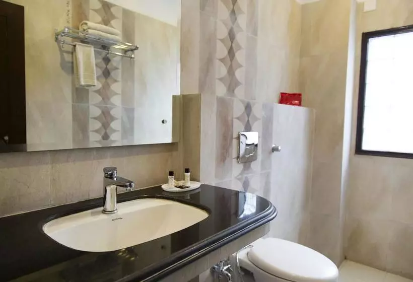 Hotel Oyo Rooms Bani Park Shri Ram Marg