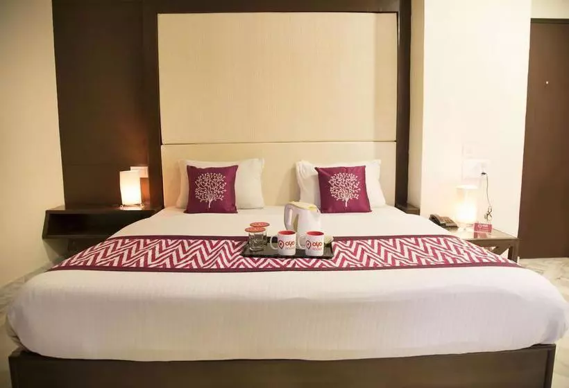 Hotel Oyo Rooms Bani Park Shri Ram Marg