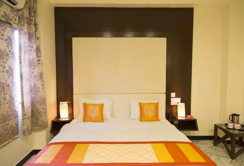 Hotel Oyo Rooms Bani Park Shri Ram Marg