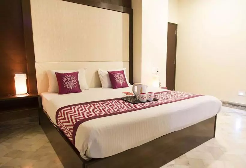 Hotel Oyo Rooms Bani Park Shri Ram Marg