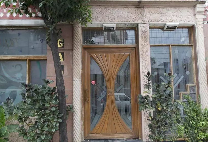 Hotel Oyo Rooms Bani Park Shri Ram Marg