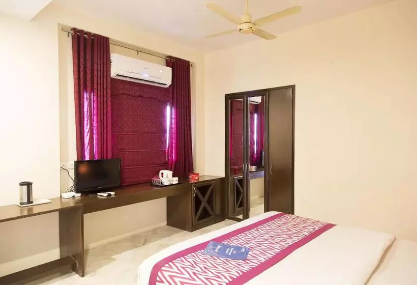 Hotel Oyo Rooms Bani Park Shri Ram Marg