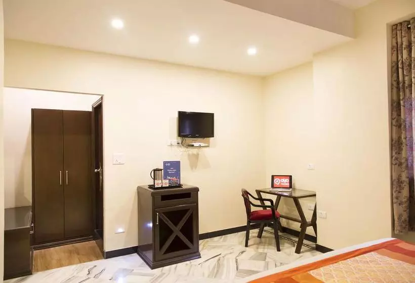 Hotel Oyo Rooms Bani Park Shri Ram Marg
