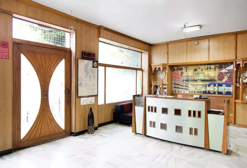 Hotel Oyo Rooms Bani Park Shri Ram Marg