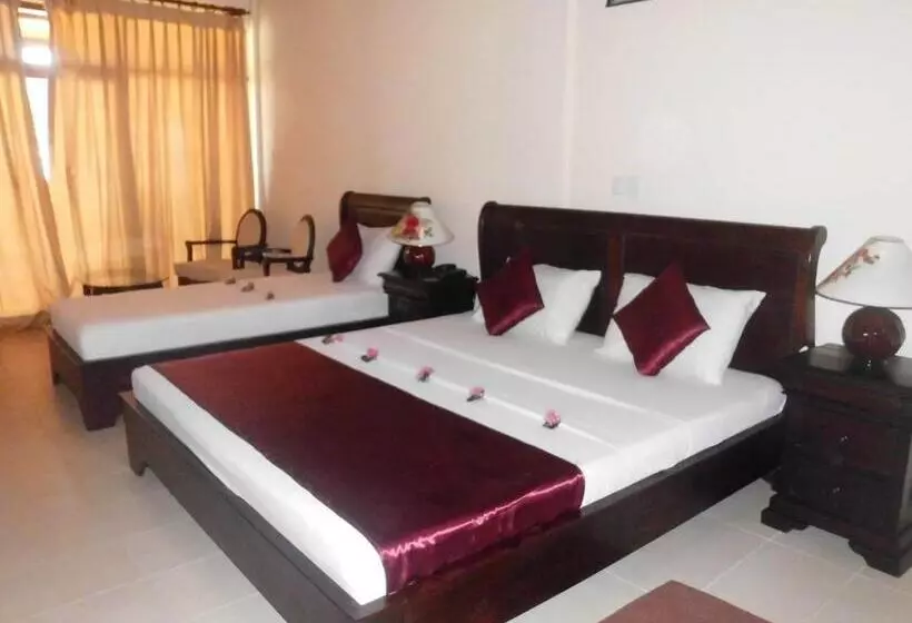 Отель Paradise Beach Club