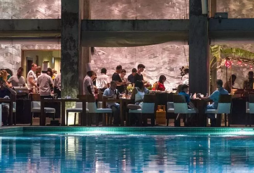 Отель Paradise Beach Club