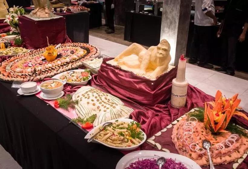 Отель Paradise Beach Club