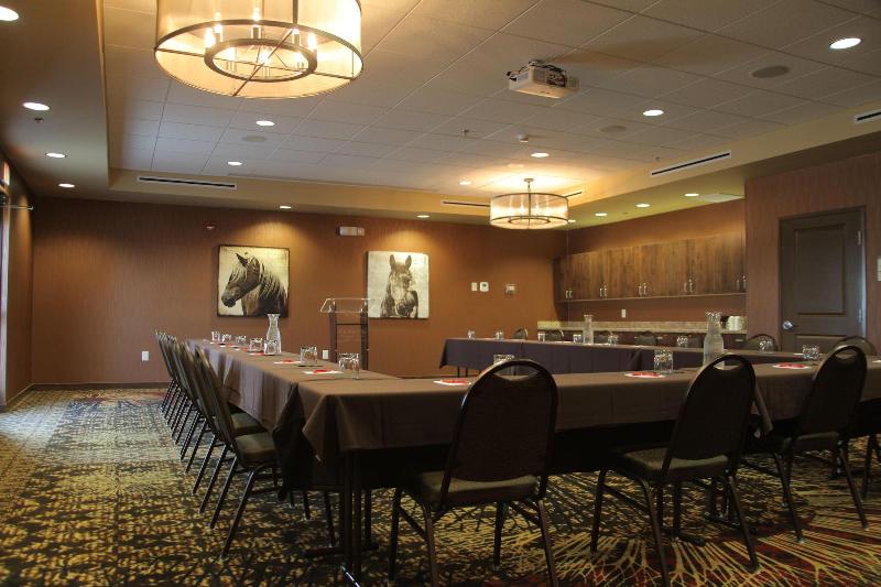 בית מלון כפרי Teddy's Residential Suites New Town