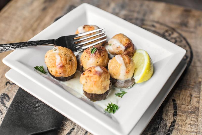 בית מלון כפרי Teddy's Residential Suites New Town