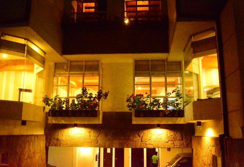 فندق Unique Cottages