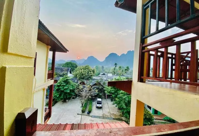 Vang Vieng Hana River View Hotel & Travel