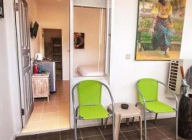 Motel Scallywags Mango