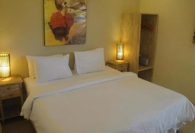 Motel Scallywags Mango