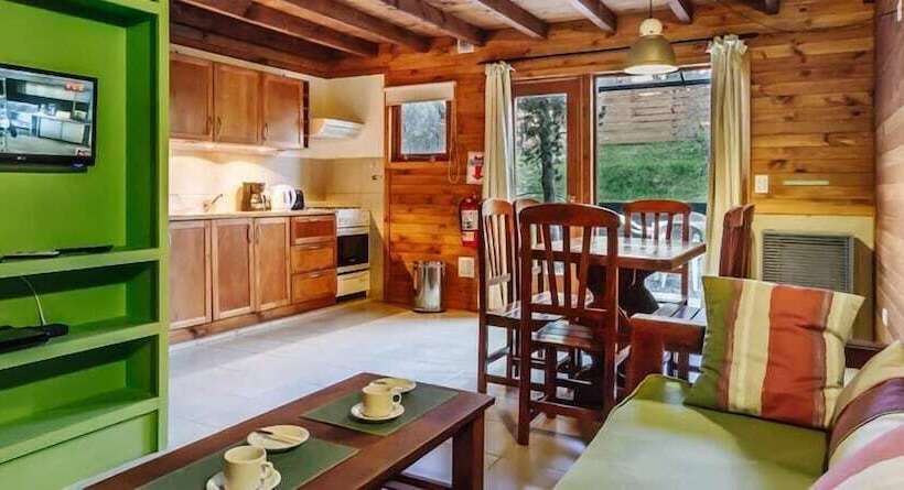 אתר נופש Arbolar, Casas De Montaña Piscina Climatizada