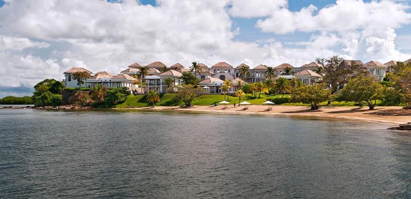 استراحتگاه Las Verandas Hotel & Villas