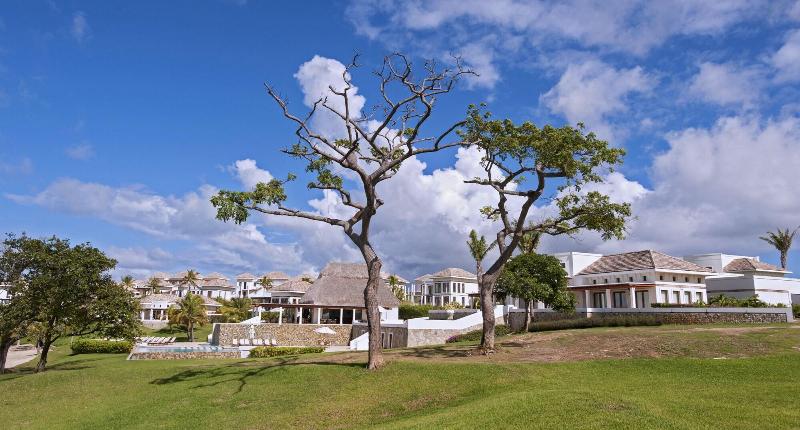 استراحتگاه Las Verandas Hotel & Villas