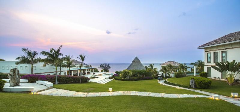 استراحتگاه Las Verandas Hotel & Villas