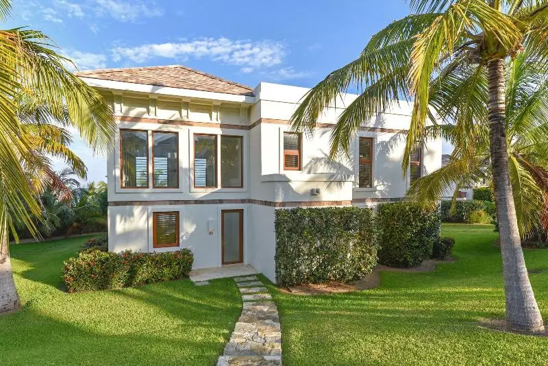 Resort Las Verandas Hotel & Villas