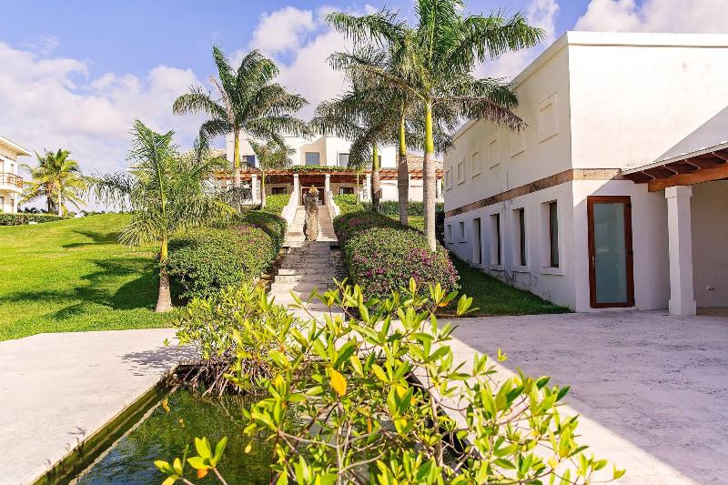 استراحتگاه Las Verandas Hotel & Villas