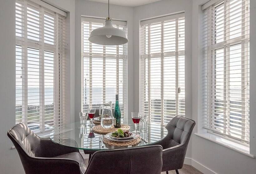 4 Buregate House, Felixstowe