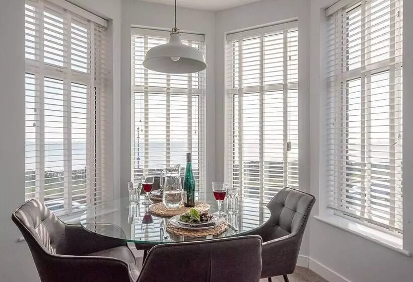 4 Buregate House, Felixstowe