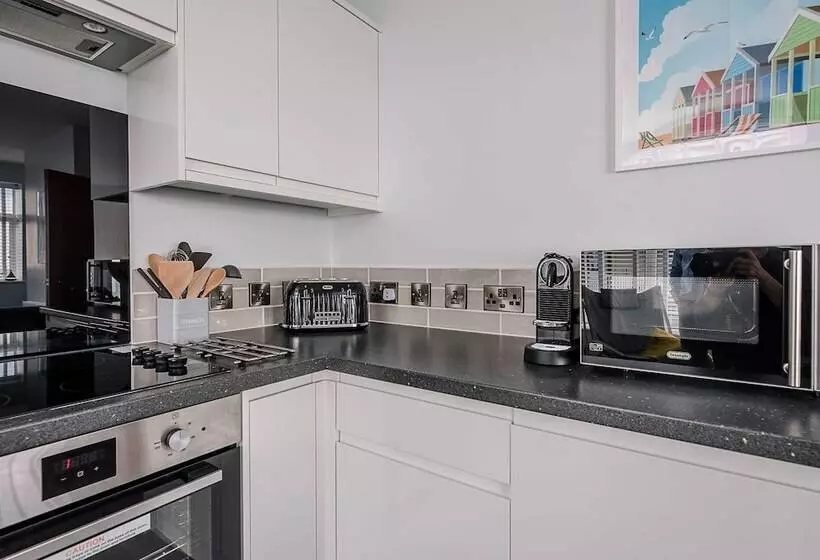 4 Buregate House, Felixstowe