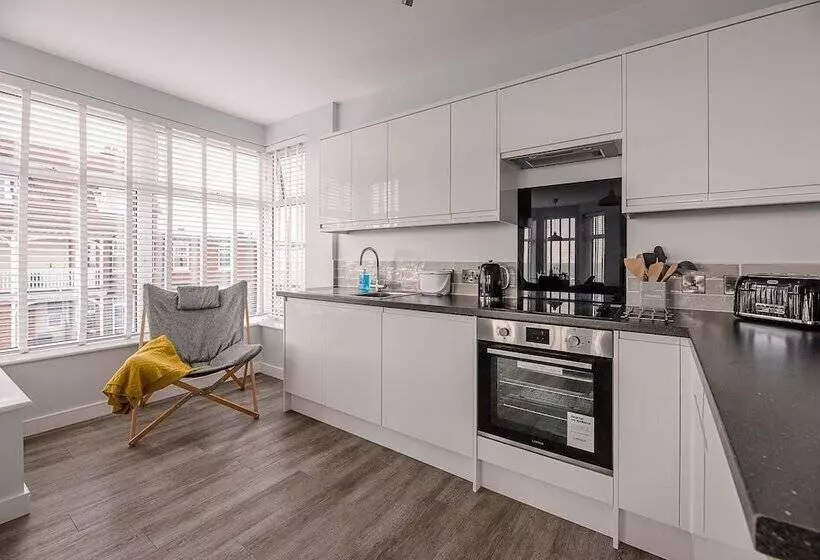 4 Buregate House, Felixstowe