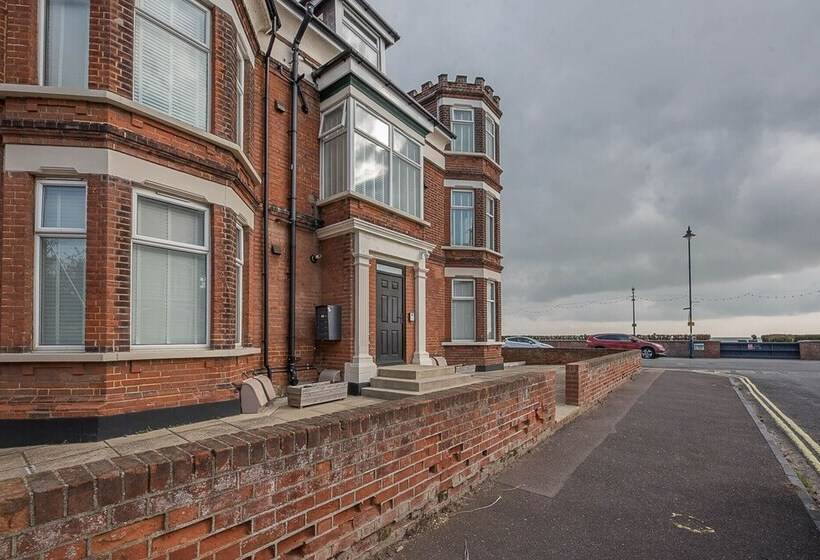 4 Buregate House, Felixstowe