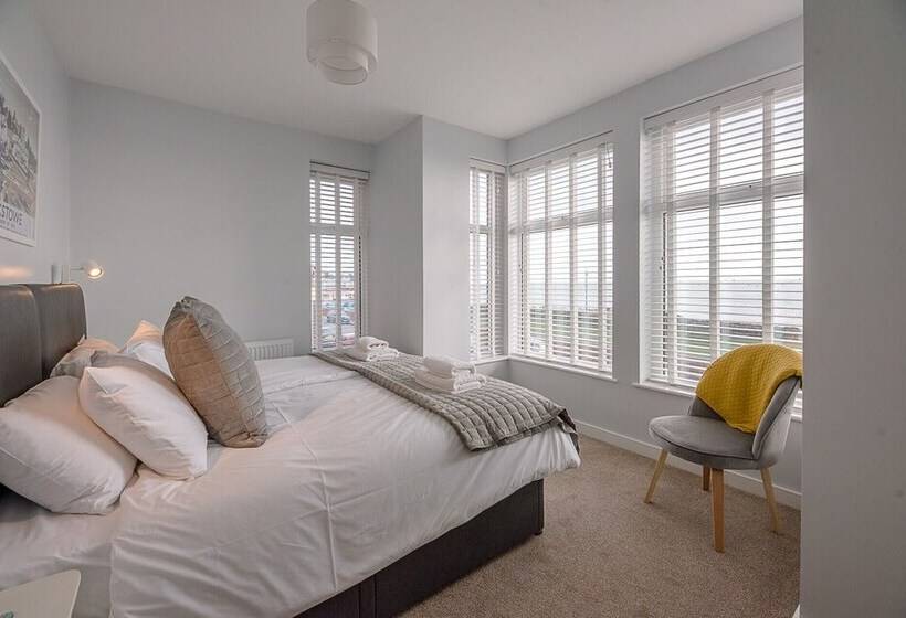 4 Buregate House, Felixstowe