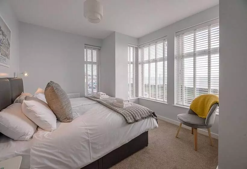 4 Buregate House, Felixstowe