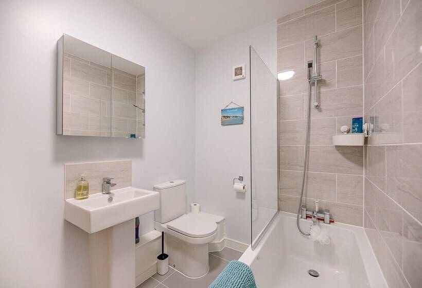 4 Buregate House, Felixstowe