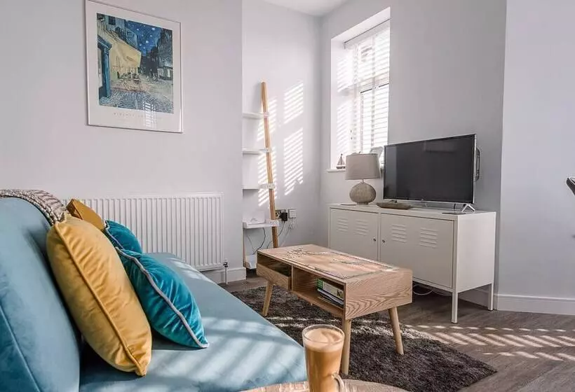 4 Buregate House, Felixstowe