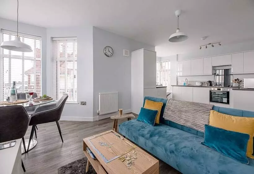 4 Buregate House, Felixstowe