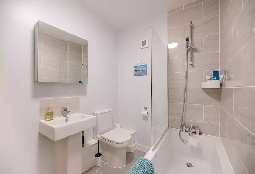 4 Buregate House, Felixstowe