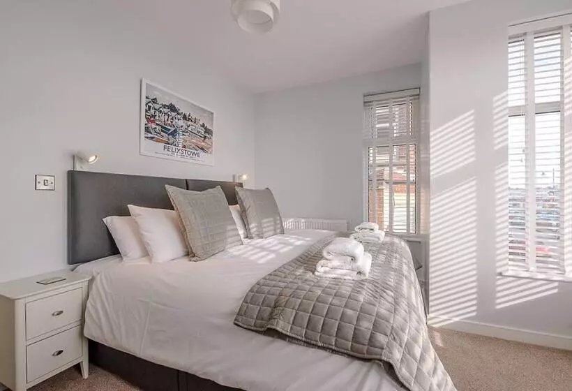 4 Buregate House, Felixstowe