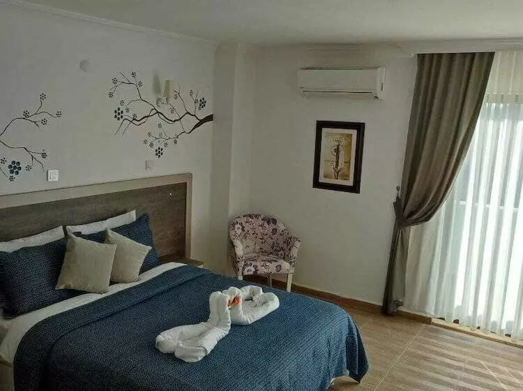 Adaya Karşı Otel