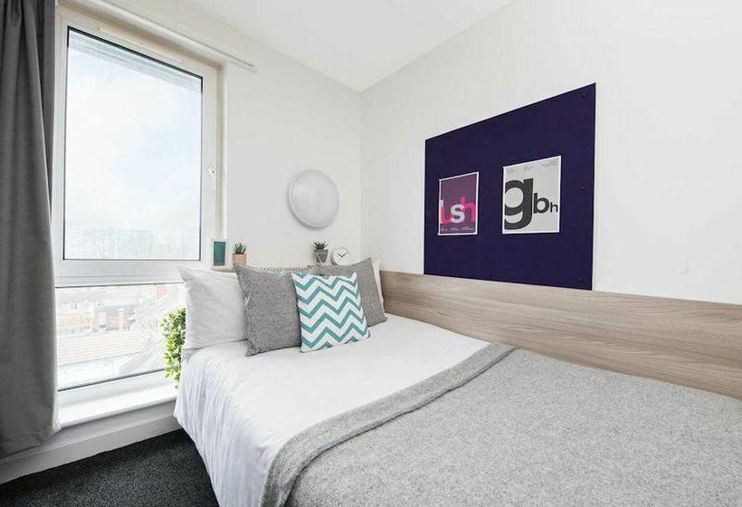 هاستل Vibrant Rooms Students Only   Coventry