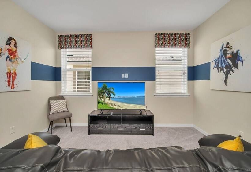 Avenger S, Frozen And Alice In Wonderland Themed Rooms! Private Pool And Modern Decor!