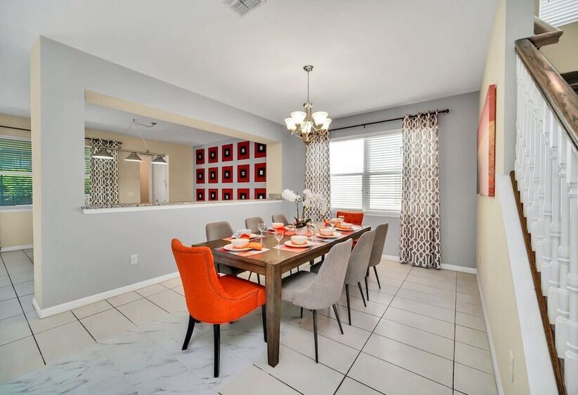 Avenger S, Frozen And Alice In Wonderland Themed Rooms! Private Pool And Modern Decor!