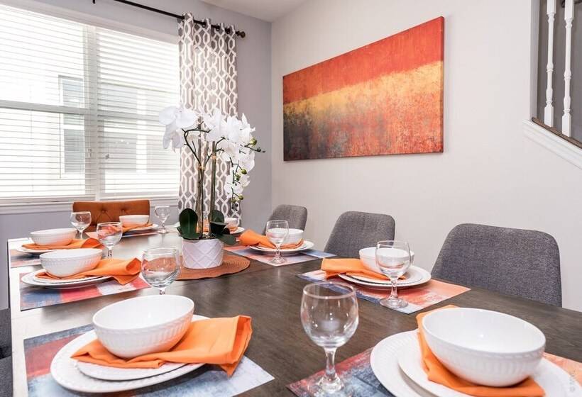 Avenger S, Frozen And Alice In Wonderland Themed Rooms! Private Pool And Modern Decor!