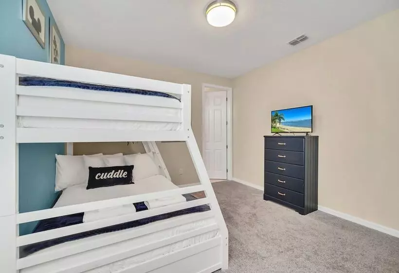 Avenger S, Frozen And Alice In Wonderland Themed Rooms! Private Pool And Modern Decor!