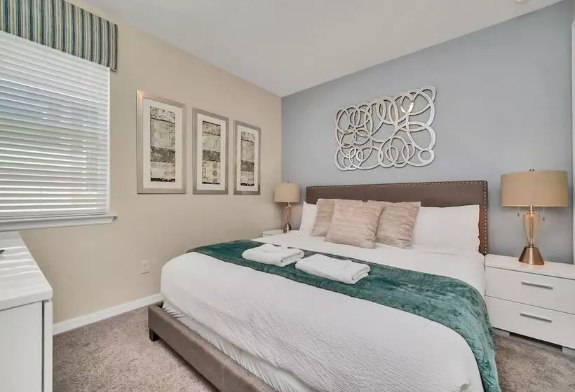 Avenger S, Frozen And Alice In Wonderland Themed Rooms! Private Pool And Modern Decor!