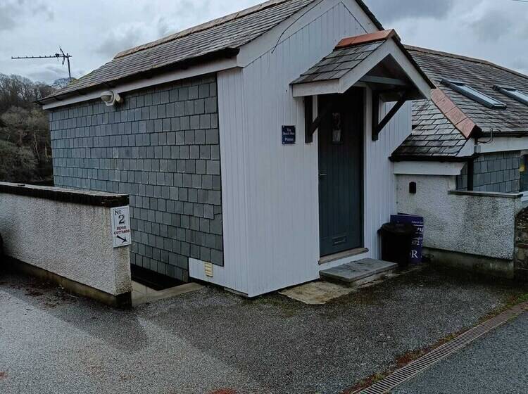 Beautiful 1 Bed Riversi Cottage Located In Malpas