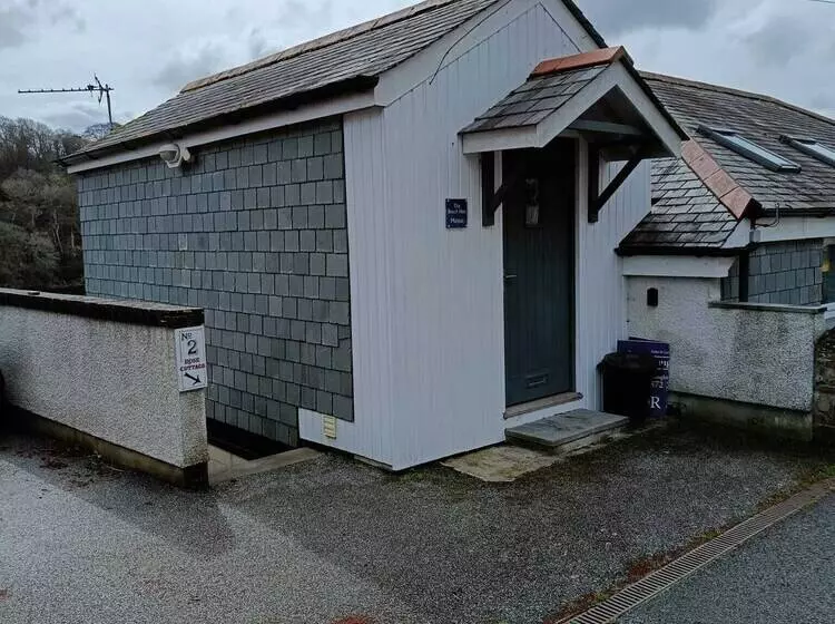 Beautiful 1 Bed Riversi Cottage Located In Malpas