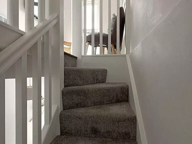 Beautiful 1 Bed Riversi Cottage Located In Malpas