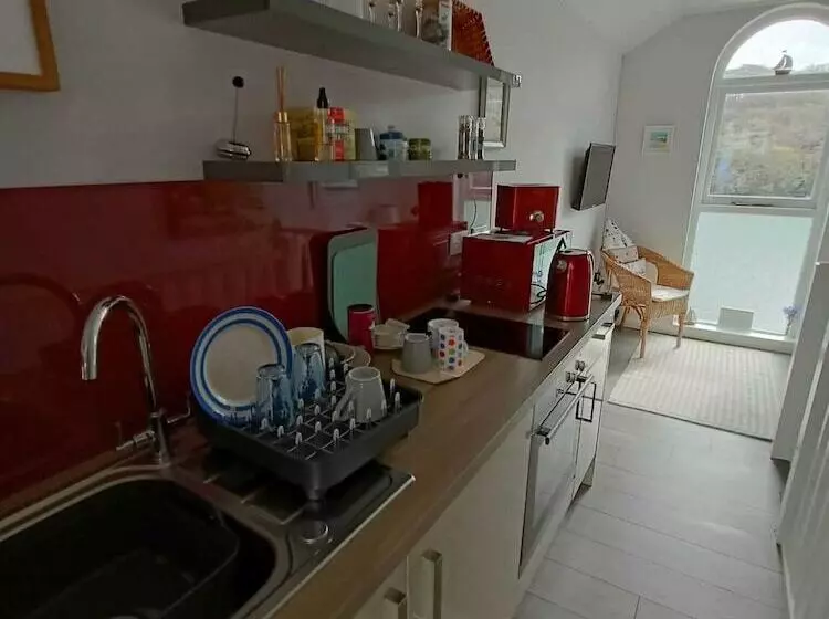 Beautiful 1 Bed Riversi Cottage Located In Malpas