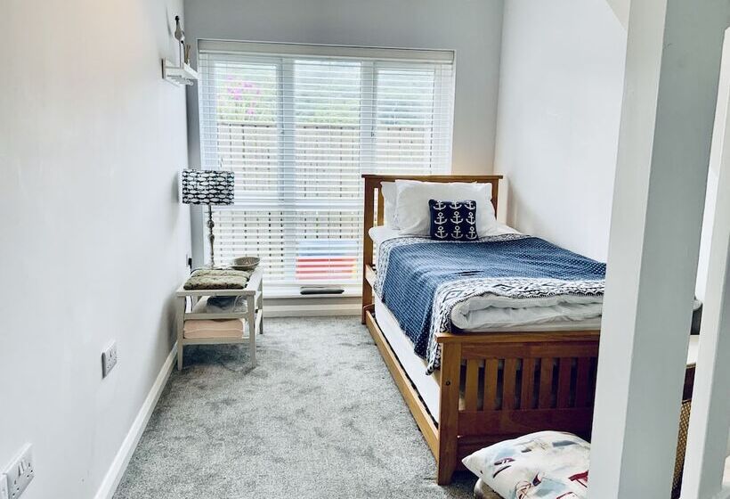 Beautiful 1 Bed Riversi Cottage Located In Malpas