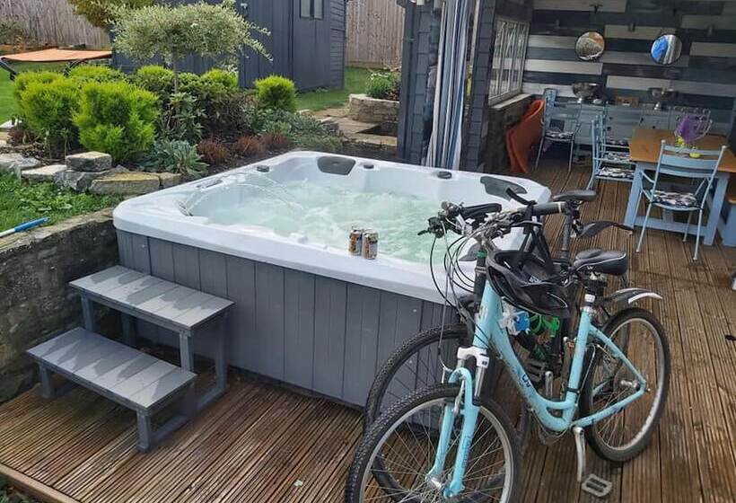 Bluebell House 5 Star Luxury 4 Bdrms And Hot Tub