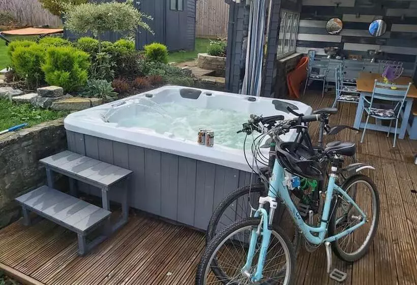 Bluebell House 5 Star Luxury 4 Bdrms And Hot Tub