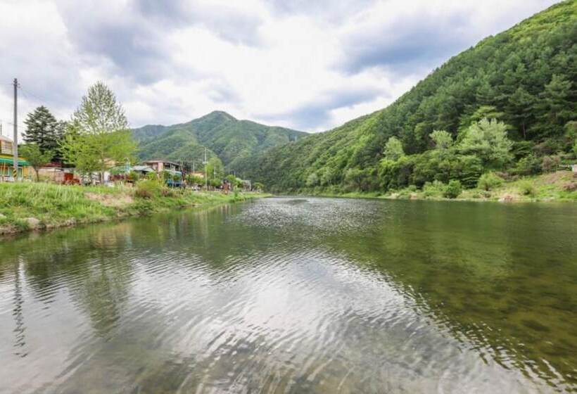 Cheongpyeonggyegok Bangju Pension